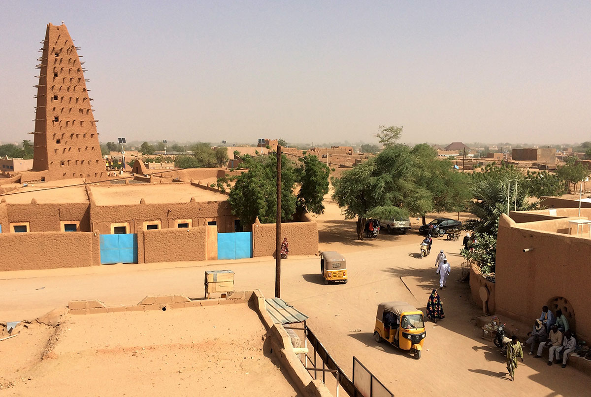 La plus haute structure en pisé du monde, Agadez, Niger (+VIDEO)