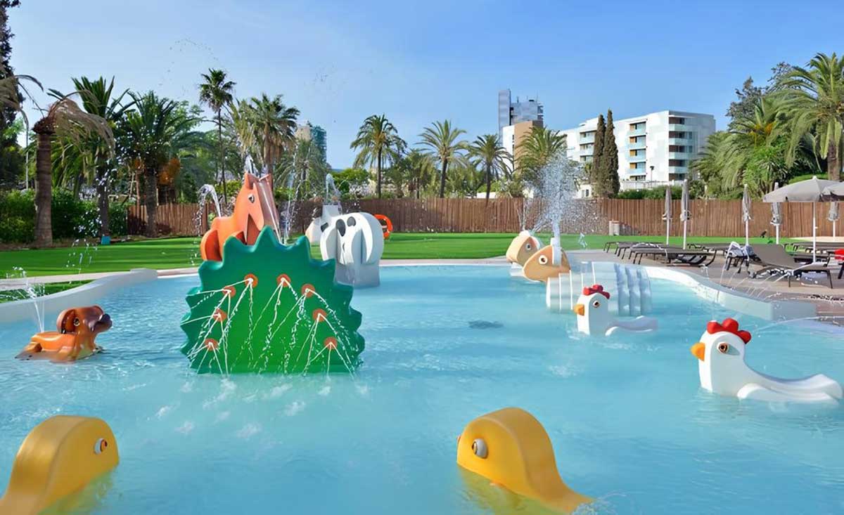 Découvrez AquaFamily, des jeux d’eau pour enfants en forme d’animaux. 07