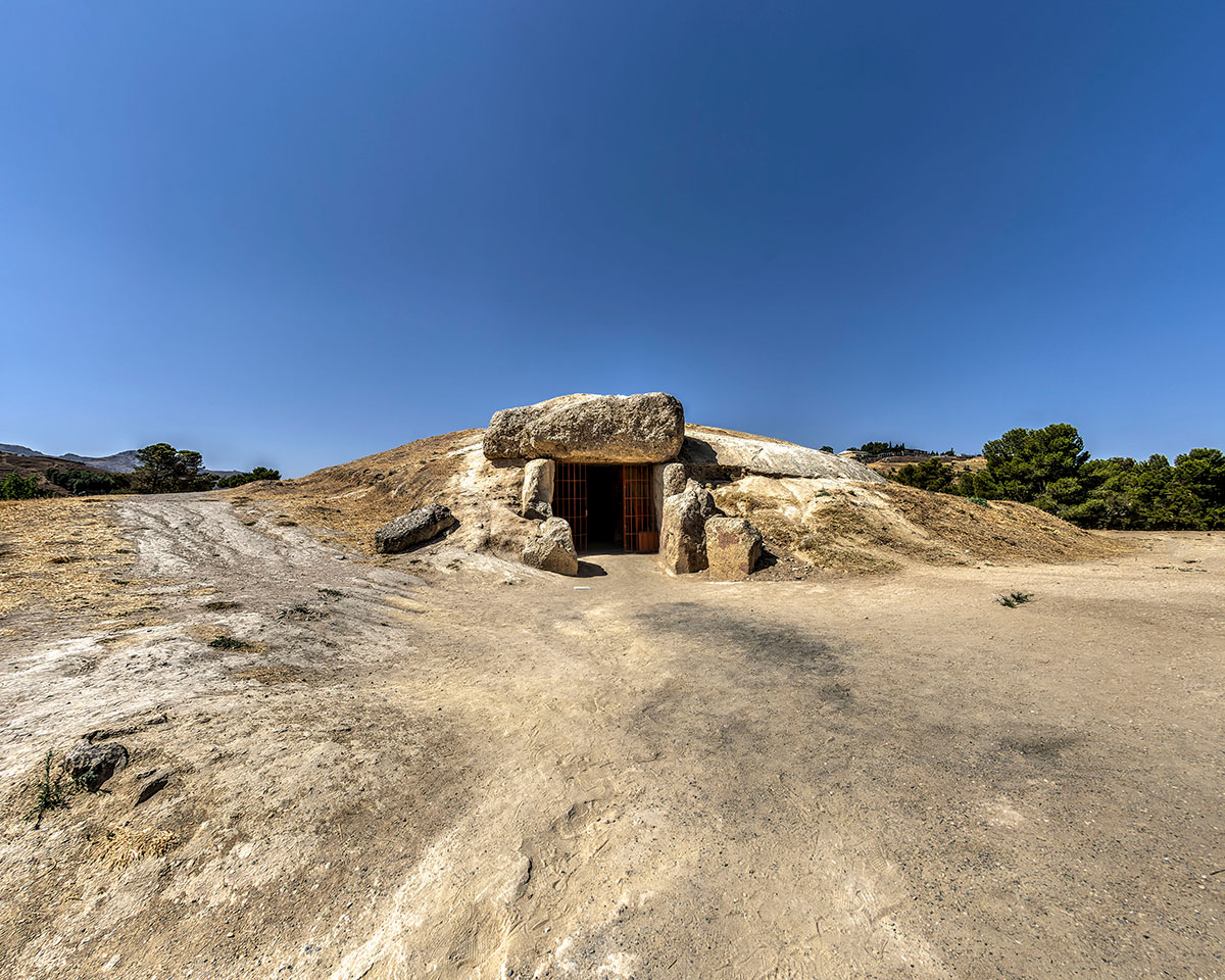 Secrets de l’architecture mégalithique: le dolmen de Menga Foto 01