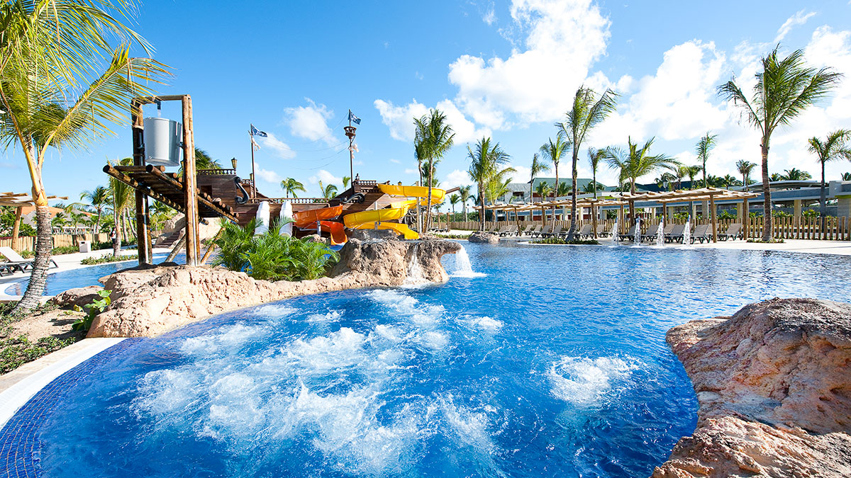 Zones entre les attractions dans les parcs aquatiques