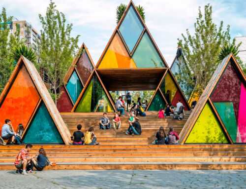 Des pavillons prismatiques pour les loisirs et la culture