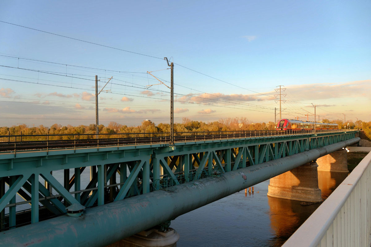 Bridges-like-spider-webs,-architecture-with-latent-strength-02