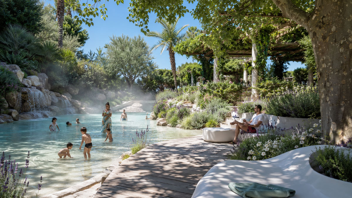 Comment faire des piscines publiques un refuge face au changement climatique